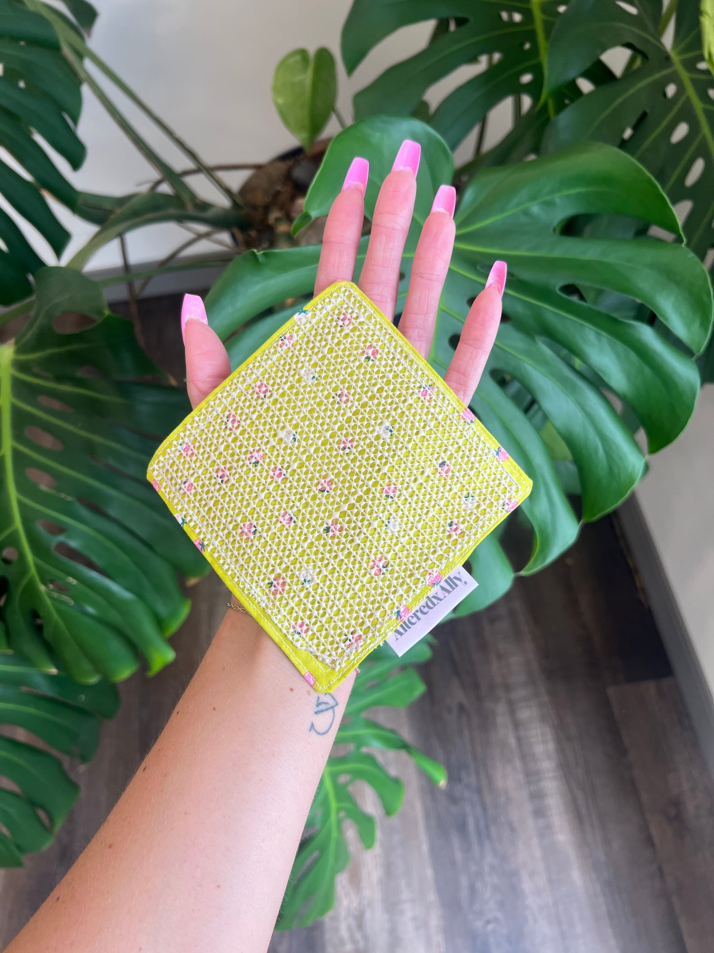 Grippie Gal Jar Opener in Lime Slush