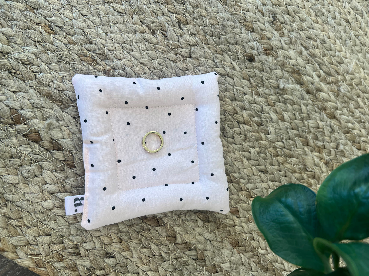 Puffy Ring Holder in