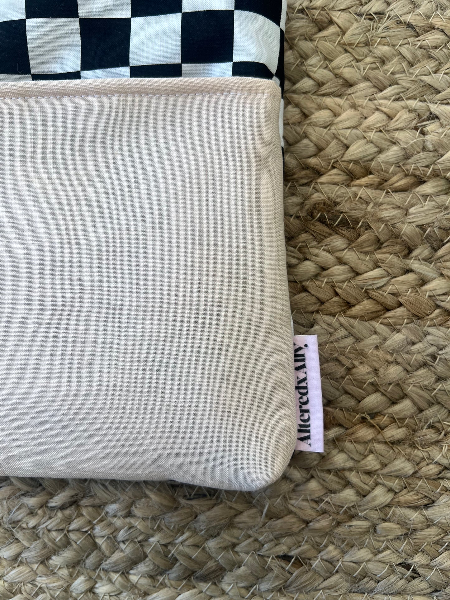 Medium Kindle Case in Peach Fuzz Checkerboard