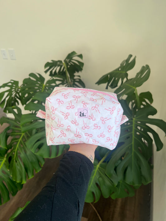 Small Makeup Bag in Bow Babe