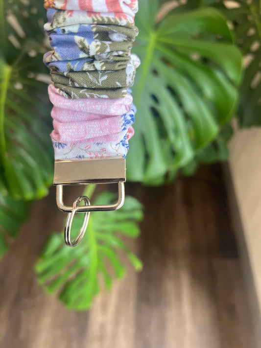 Chunky Scrunch Wristlet in Cottage Core