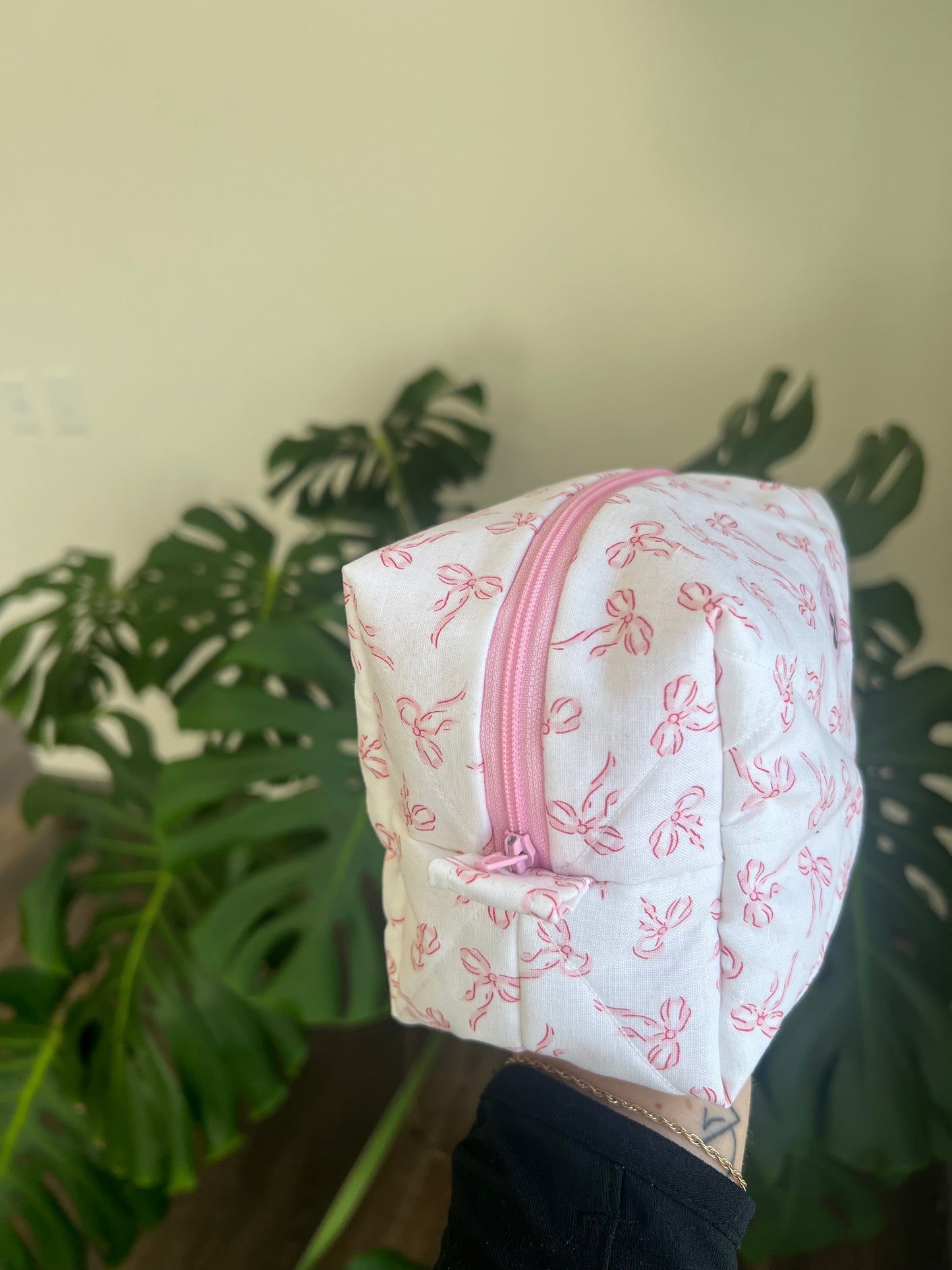 Small Makeup Bag in Bow Babe