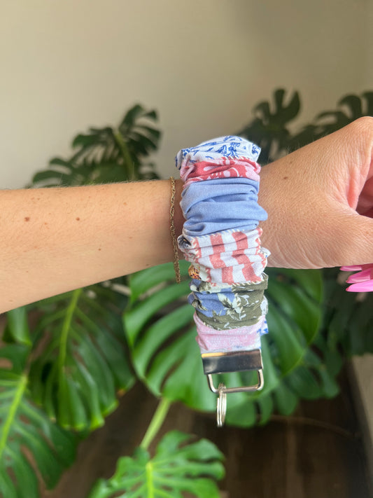 Chunky Scrunch Wristlet in Cottage Core