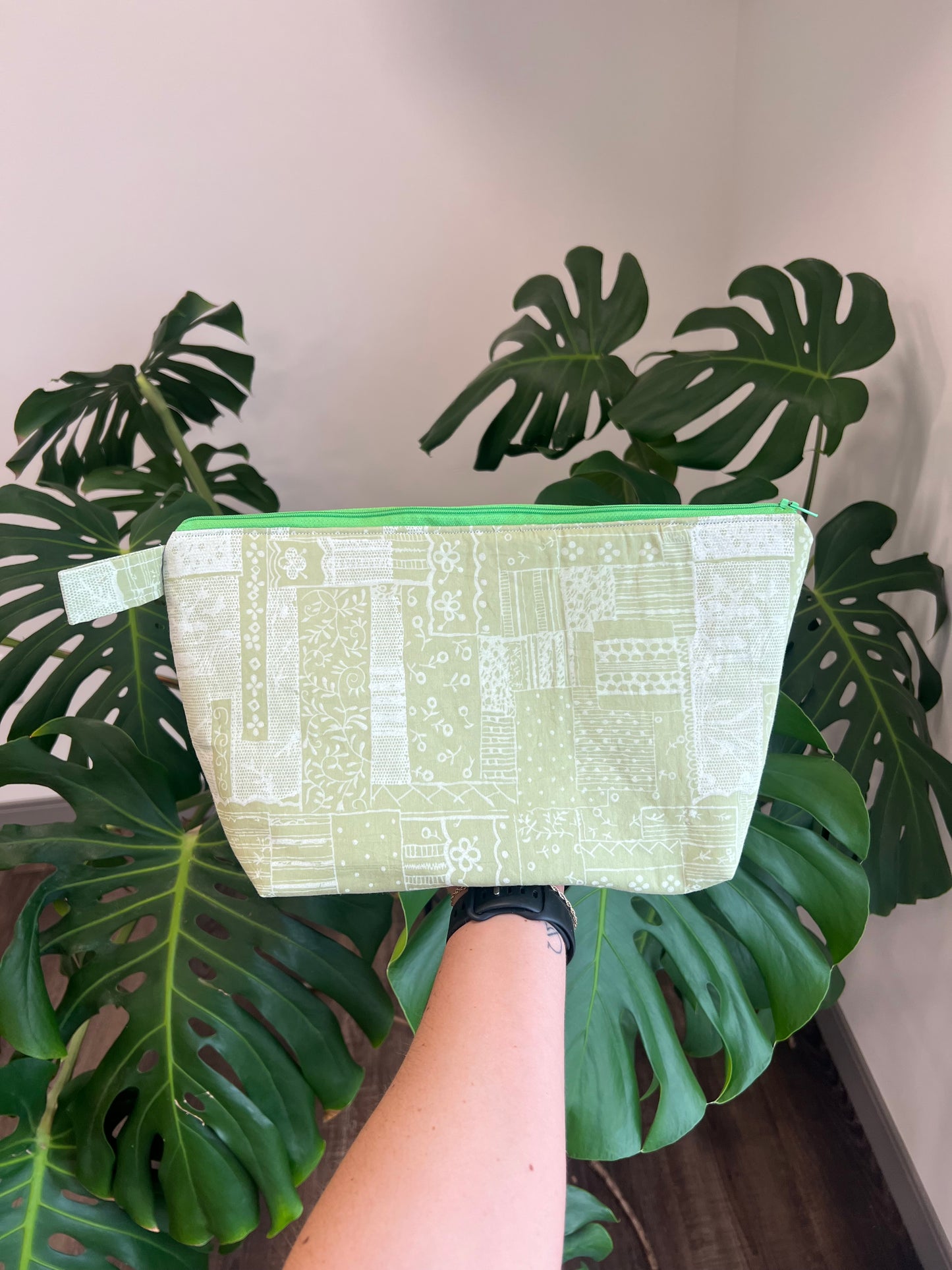 Lola Luxe Zip Pouch in Fresh Lime