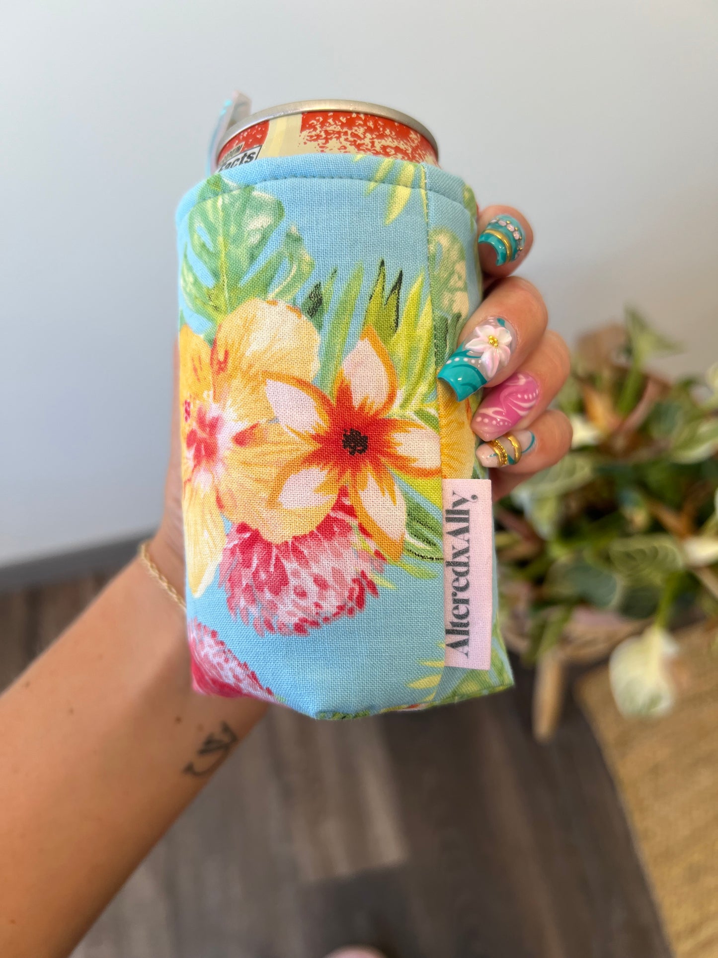 Short Koozie in Hibiscus