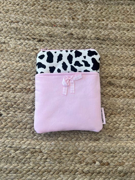 Medium Kindle Case in Strawberry Milkshake