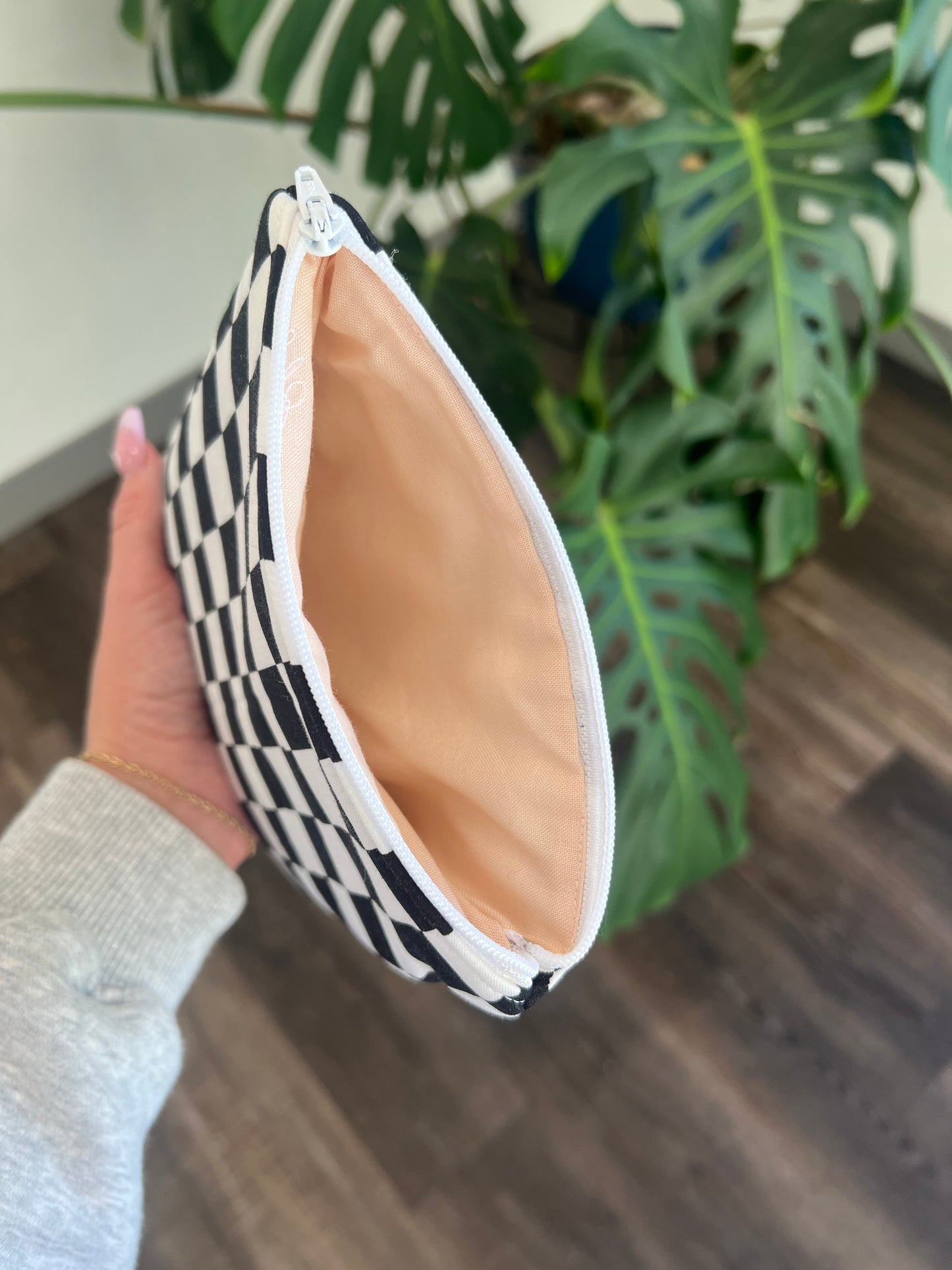 Medium Kindle Case in Peach Fuzz Checkerboard