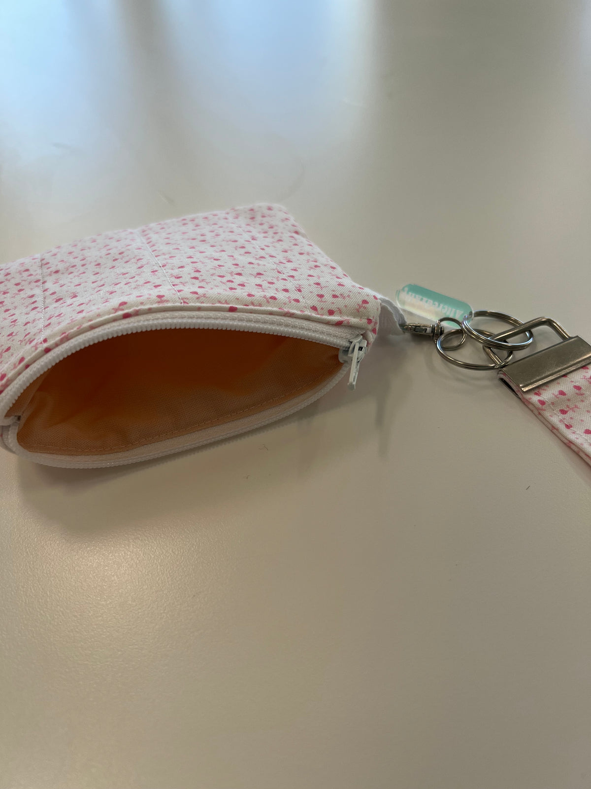Daily Carry Duo Wrislet in Pink Sugar Hearts