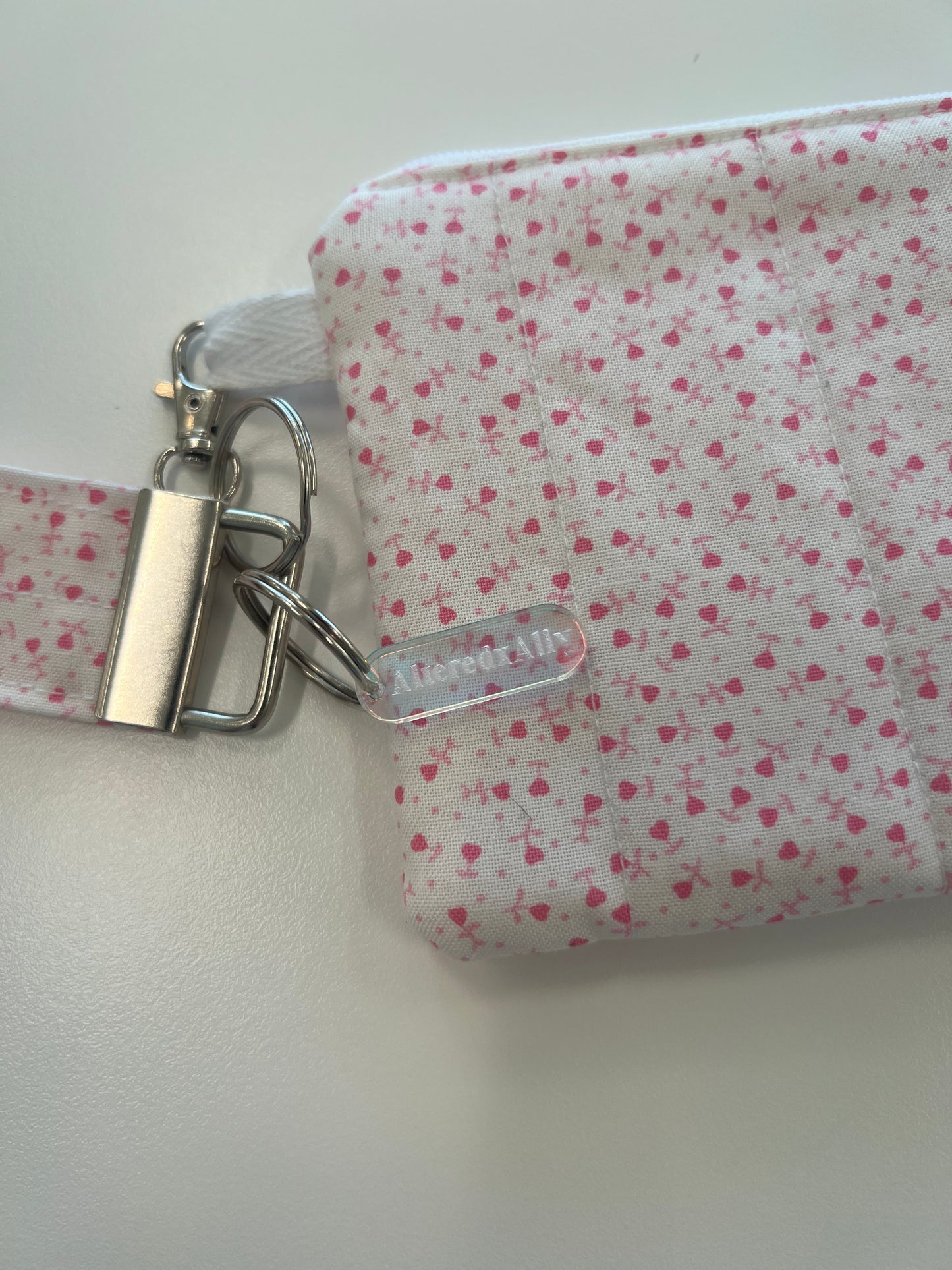 Daily Carry Duo Wrislet in Pink Sugar Hearts