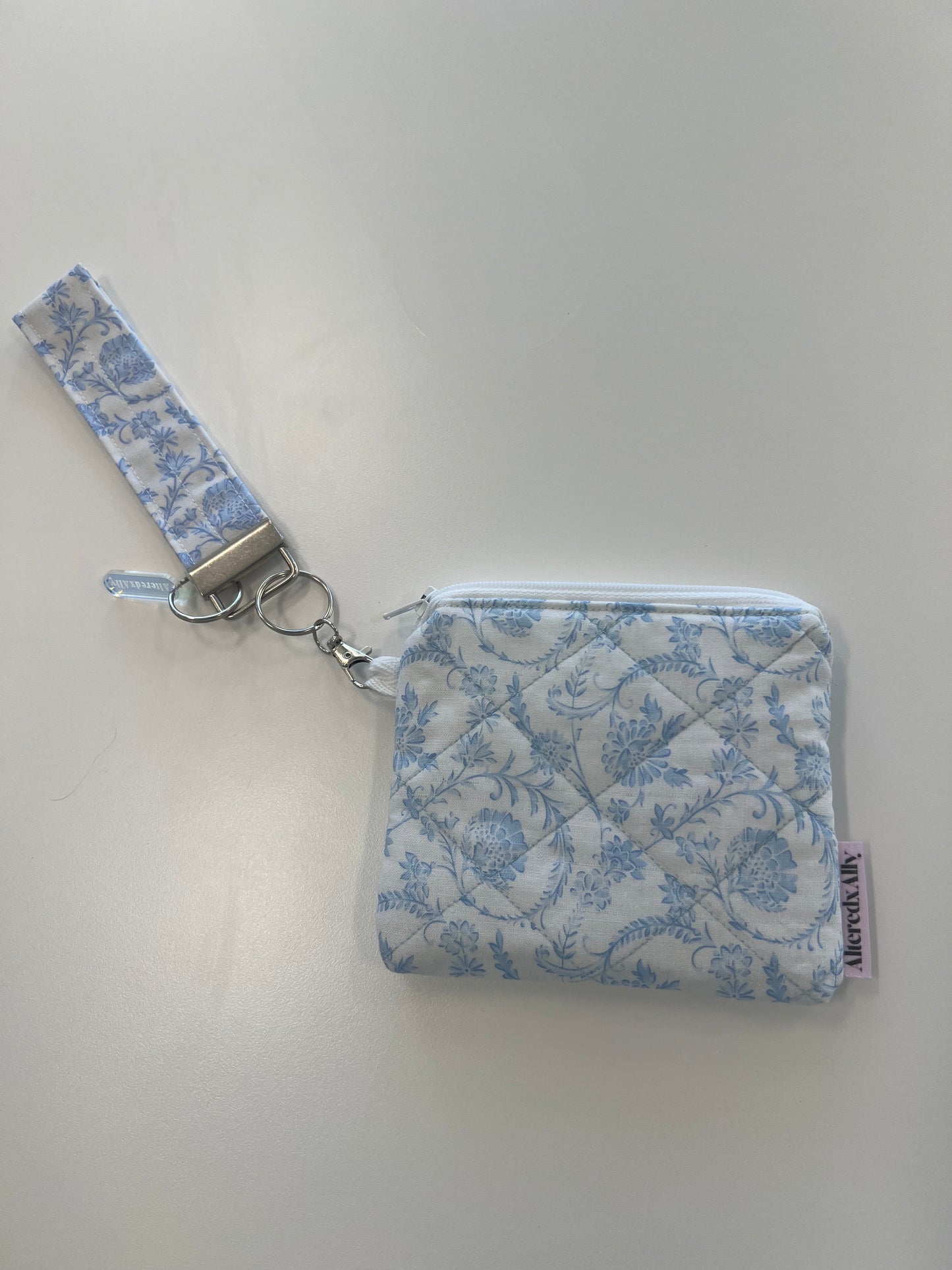 Daily Carry Duo Wristlet in Vintage Blue Paisley