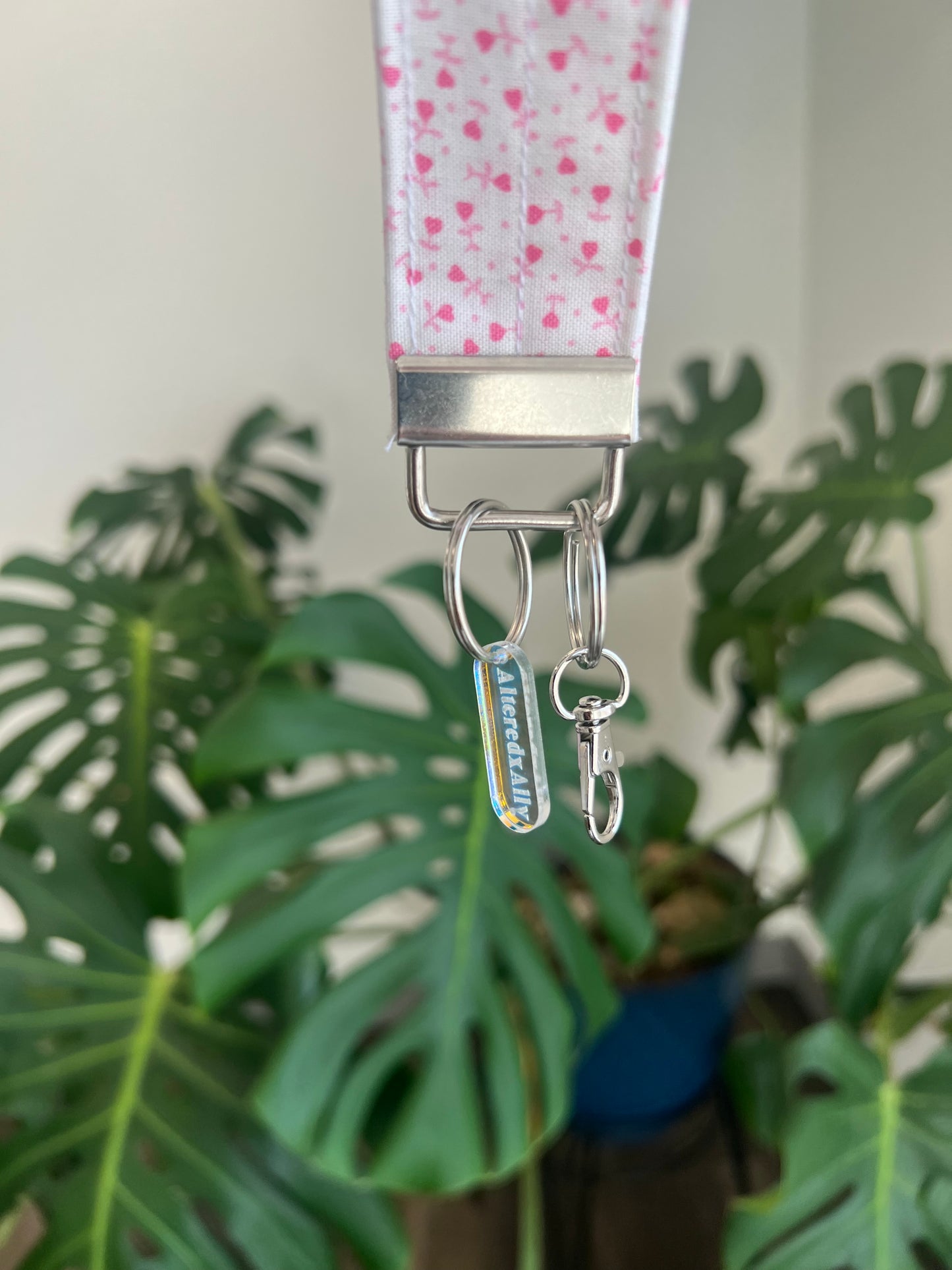 The Everyday Keychain in Pink Sugar Hearts