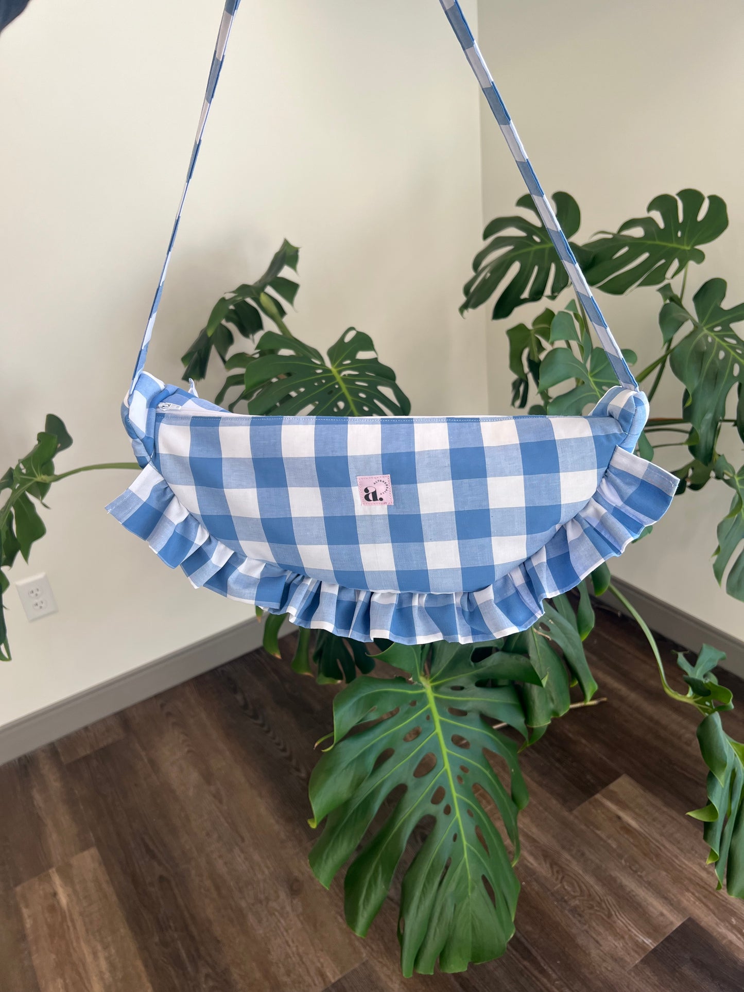 Ruffled Crescent Bag in Blueberry Muffin